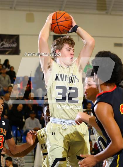Thumbnail 2 in Fairfax vs. Bishop Montgomery (Rolling Hills Prep State Preview) photogallery.