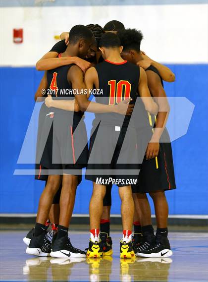 Thumbnail 2 in Fairfax vs. Bishop Montgomery (Rolling Hills Prep State Preview) photogallery.