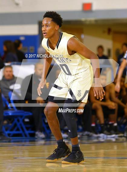 Thumbnail 2 in Fairfax vs. Bishop Montgomery (Rolling Hills Prep State Preview) photogallery.