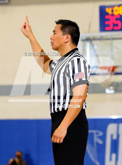 Thumbnail 2 in Fairfax vs. Bishop Montgomery (Rolling Hills Prep State Preview) photogallery.