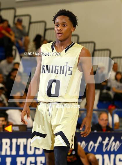 Thumbnail 2 in Fairfax vs. Bishop Montgomery (Rolling Hills Prep State Preview) photogallery.