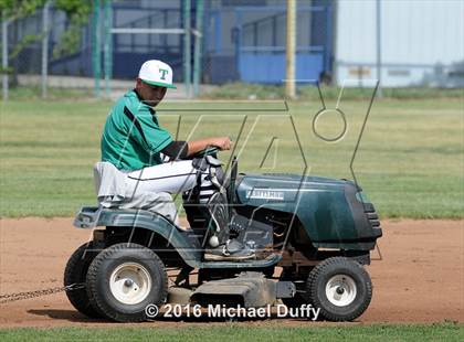 Thumbnail 2 in Tehachapi vs. North photogallery.
