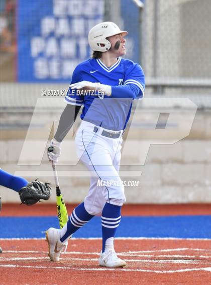 Thumbnail 3 in Nolan Catholic vs Dallas Christian (Texas Private School Classic) photogallery.