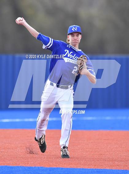 Thumbnail 3 in Nolan Catholic vs Dallas Christian (Texas Private School Classic) photogallery.