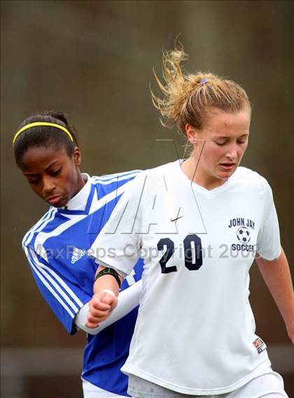 Thumbnail 2 in John Jay-EF vs. Washingtonville (Class AA regional championship) photogallery.