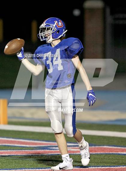 Thumbnail 1 in Memphis University vs Ridgeway photogallery.
