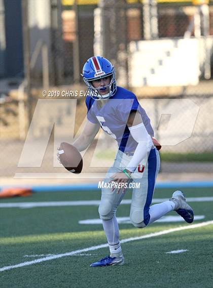 Thumbnail 1 in Memphis University vs Ridgeway photogallery.