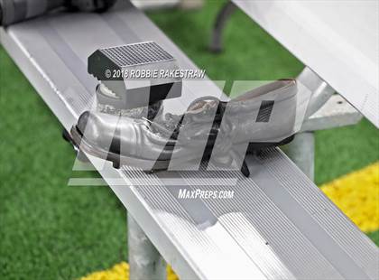 Thumbnail 2 in Gruver vs. Mart (UIL 2A Division 2 Championship) photogallery.