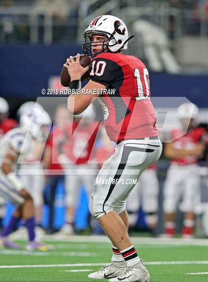 Thumbnail 3 in Gruver vs. Mart (UIL 2A Division 2 Championship) photogallery.