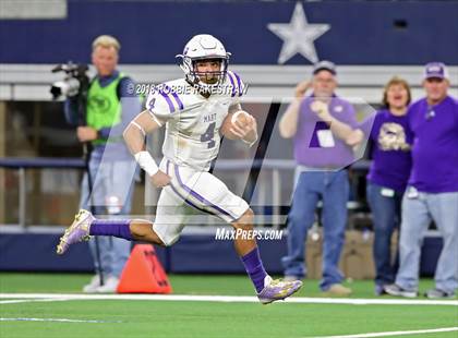 Thumbnail 3 in Gruver vs. Mart (UIL 2A Division 2 Championship) photogallery.