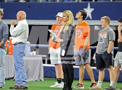 Thumbnail 1 in Gruver vs. Mart (UIL 2A Division 2 Championship) photogallery.