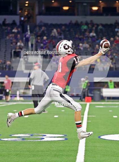 Thumbnail 2 in Gruver vs. Mart (UIL 2A Division 2 Championship) photogallery.