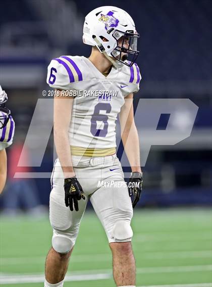 Thumbnail 2 in Gruver vs. Mart (UIL 2A Division 2 Championship) photogallery.