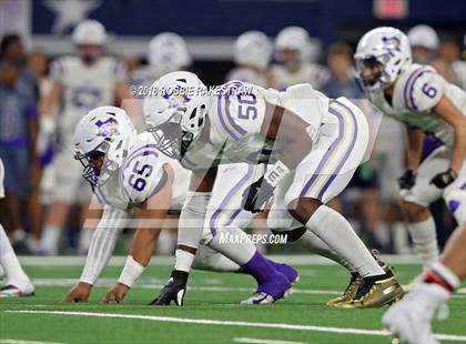 Thumbnail 2 in Gruver vs. Mart (UIL 2A Division 2 Championship) photogallery.