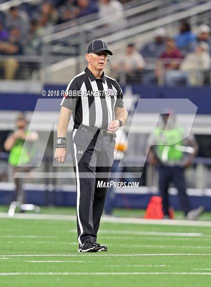 Thumbnail 3 in Gruver vs. Mart (UIL 2A Division 2 Championship) photogallery.