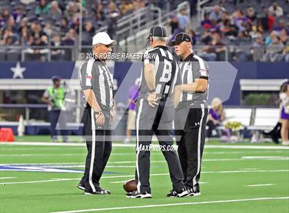 Thumbnail 3 in Gruver vs. Mart (UIL 2A Division 2 Championship) photogallery.
