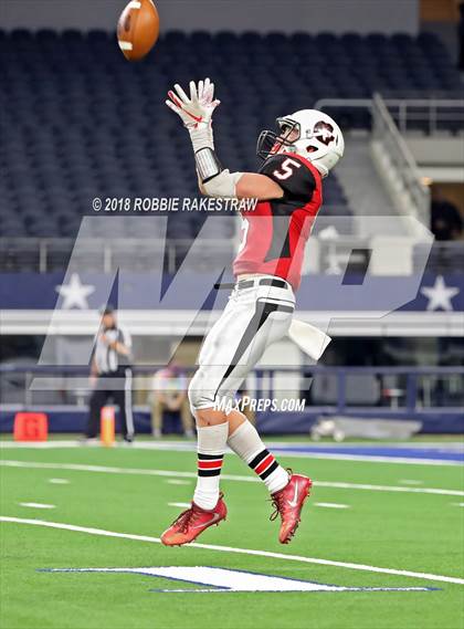 Thumbnail 3 in Gruver vs. Mart (UIL 2A Division 2 Championship) photogallery.