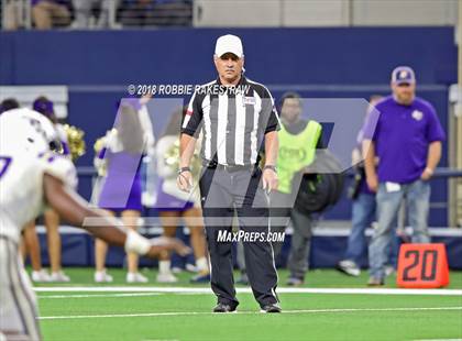 Thumbnail 3 in Gruver vs. Mart (UIL 2A Division 2 Championship) photogallery.