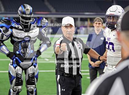Thumbnail 3 in Gruver vs. Mart (UIL 2A Division 2 Championship) photogallery.