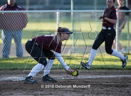 Thumbnail 3 in Sheldon @ Willamette (Game 2) photogallery.