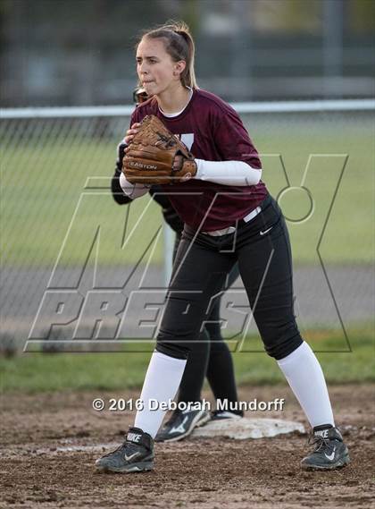 Thumbnail 1 in Sheldon @ Willamette (Game 2) photogallery.