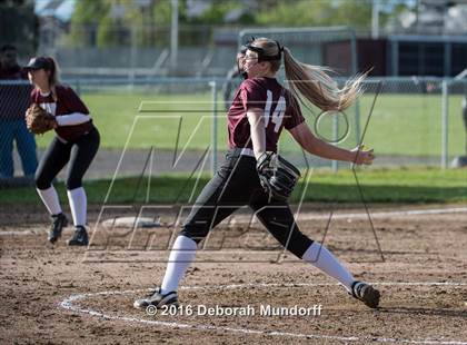 Thumbnail 1 in Sheldon @ Willamette (Game 2) photogallery.