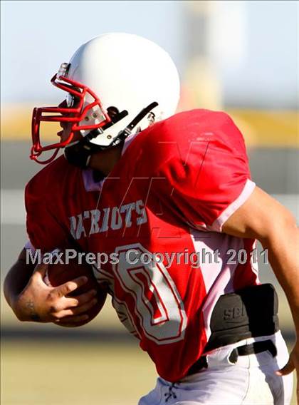 Thumbnail 3 in Goose Creek Memorial vs Barbers Hill photogallery.