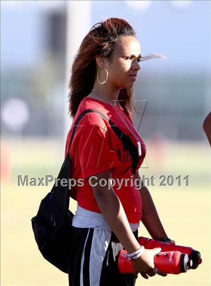 Thumbnail 2 in Goose Creek Memorial vs Barbers Hill photogallery.
