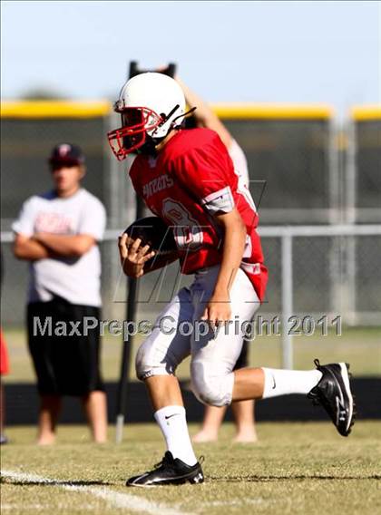 Thumbnail 3 in Goose Creek Memorial vs Barbers Hill photogallery.
