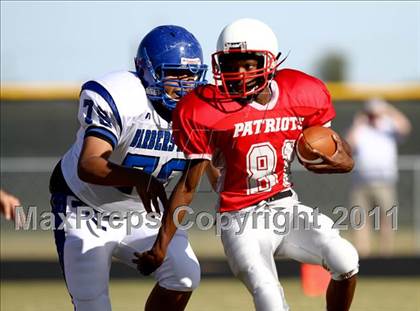 Thumbnail 2 in Goose Creek Memorial vs Barbers Hill photogallery.
