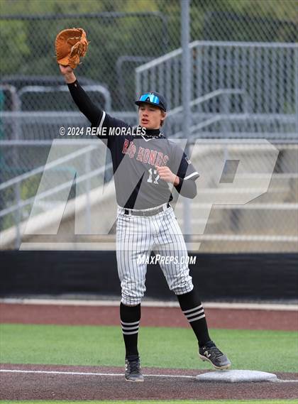 Thumbnail 3 in Rio Hondo Prep vs Flintridge Prep photogallery.