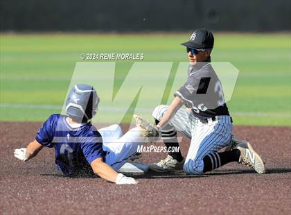 Thumbnail 3 in Rio Hondo Prep vs Flintridge Prep photogallery.