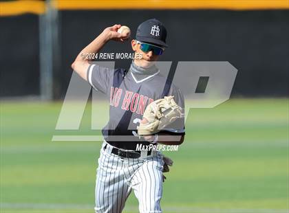 Thumbnail 3 in Rio Hondo Prep vs Flintridge Prep photogallery.