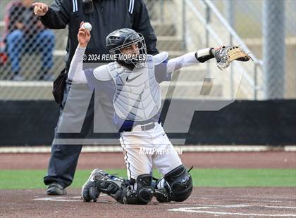 Thumbnail 2 in Rio Hondo Prep vs Flintridge Prep photogallery.