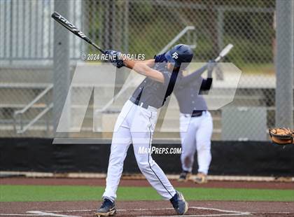 Thumbnail 3 in Rio Hondo Prep vs Flintridge Prep photogallery.