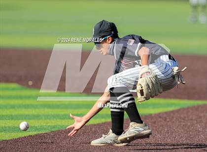Thumbnail 3 in Rio Hondo Prep vs Flintridge Prep photogallery.