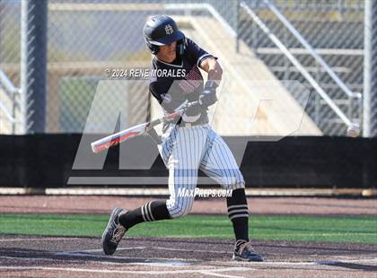 Thumbnail 3 in Rio Hondo Prep vs Flintridge Prep photogallery.