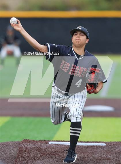 Thumbnail 1 in Rio Hondo Prep vs Flintridge Prep photogallery.