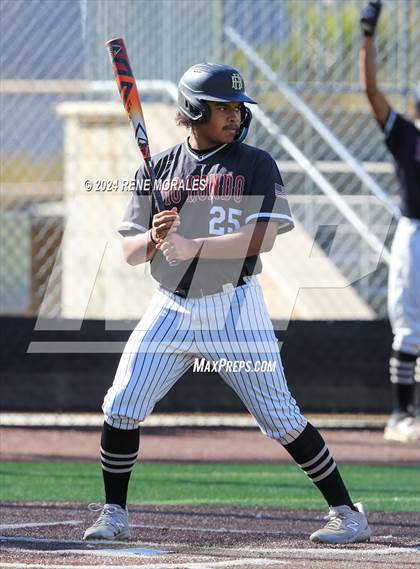Thumbnail 2 in Rio Hondo Prep vs Flintridge Prep photogallery.