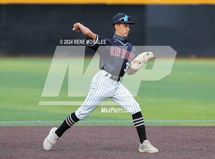 Thumbnail 3 in Rio Hondo Prep vs Flintridge Prep photogallery.