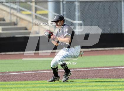 Thumbnail 3 in Rio Hondo Prep vs Flintridge Prep photogallery.