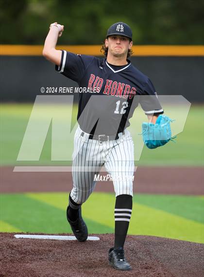 Thumbnail 1 in Rio Hondo Prep vs Flintridge Prep photogallery.
