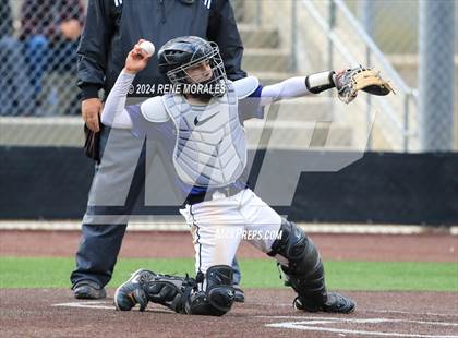 Thumbnail 3 in Rio Hondo Prep vs Flintridge Prep photogallery.