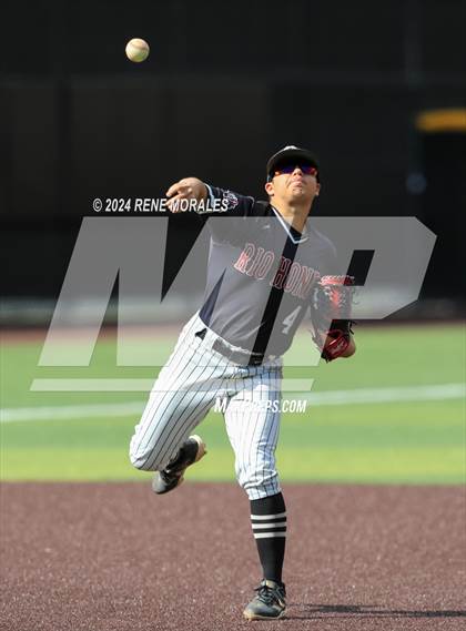 Thumbnail 2 in Rio Hondo Prep vs Flintridge Prep photogallery.