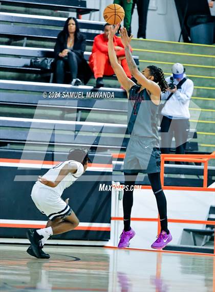 Thumbnail 1 in Brentwood School vs JSerra Catholic (Beverly Hills Tournament) photogallery.