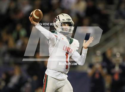 Thumbnail 3 in Lindsay vs Chatsworth (CIF Div 7-AA Regional Final) photogallery.