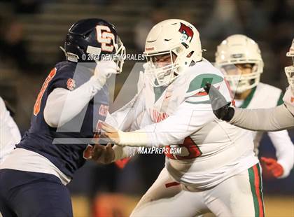 Thumbnail 3 in Lindsay vs Chatsworth (CIF Div 7-AA Regional Final) photogallery.