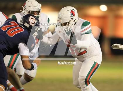 Thumbnail 2 in Lindsay vs Chatsworth (CIF Div 7-AA Regional Final) photogallery.