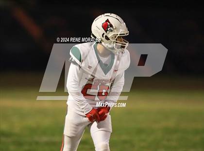Thumbnail 2 in Lindsay vs Chatsworth (CIF Div 7-AA Regional Final) photogallery.