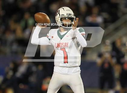Thumbnail 2 in Lindsay vs Chatsworth (CIF Div 7-AA Regional Final) photogallery.